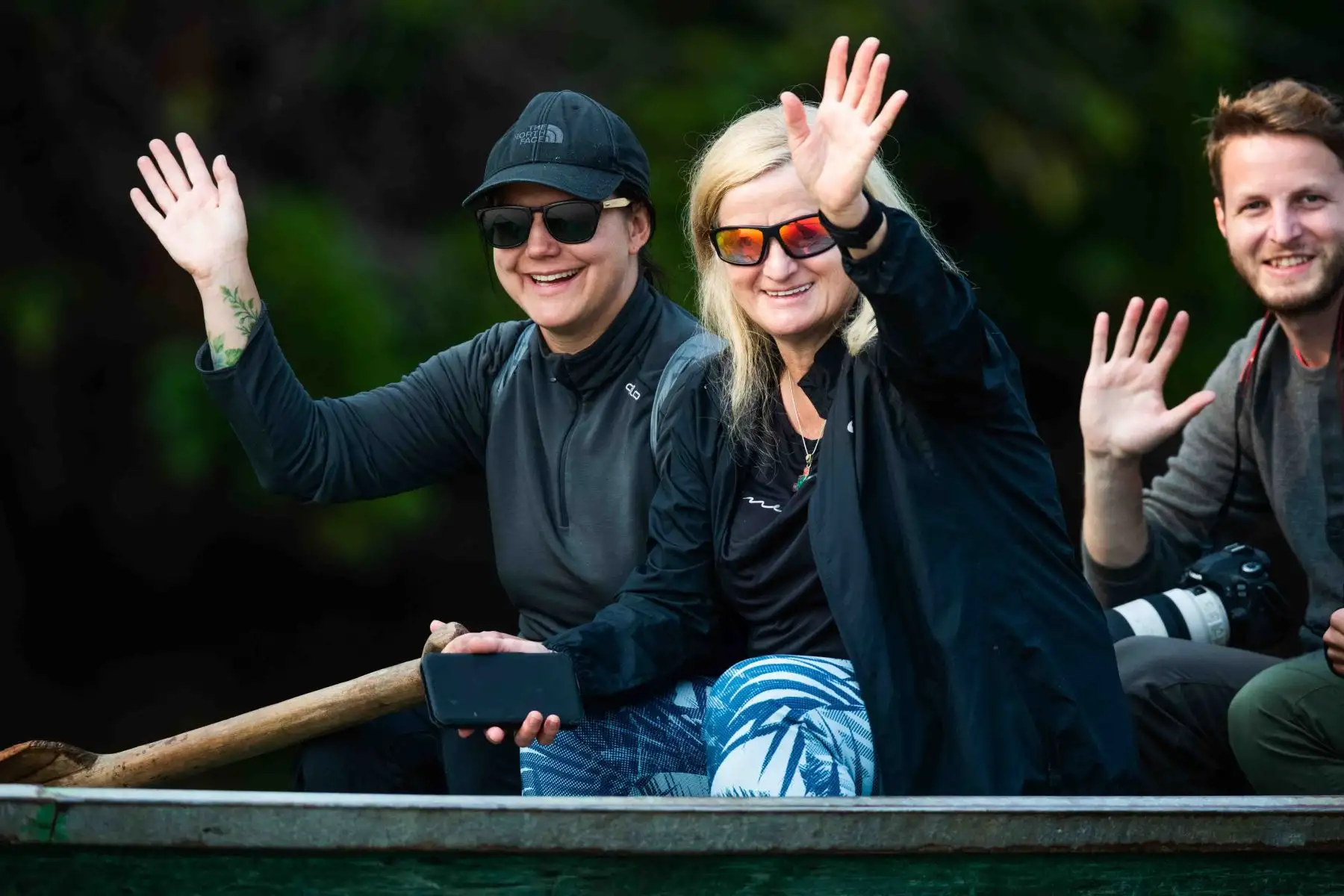Turistas visitan la Laguna Sandoval de la Reserva Nacional de Tambopata, accesible a través de Puerto Maldonado, tiene una extensión de más de 274.000 hectáreas, lo que la convierte en una extensísima muestra de la selva húmeda tropical.  Foto: ANDINA/ Carlos Lezama Villantoy