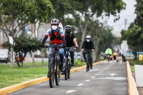 Ciclistas solicitan que no se retroceda en lo avanzado en infraestructura ciclista y que se cree una red integrada de ciclovías que articule todos los distritos y las principales vías de la ciudad. ANDINA/ Municipalidad de Lima.