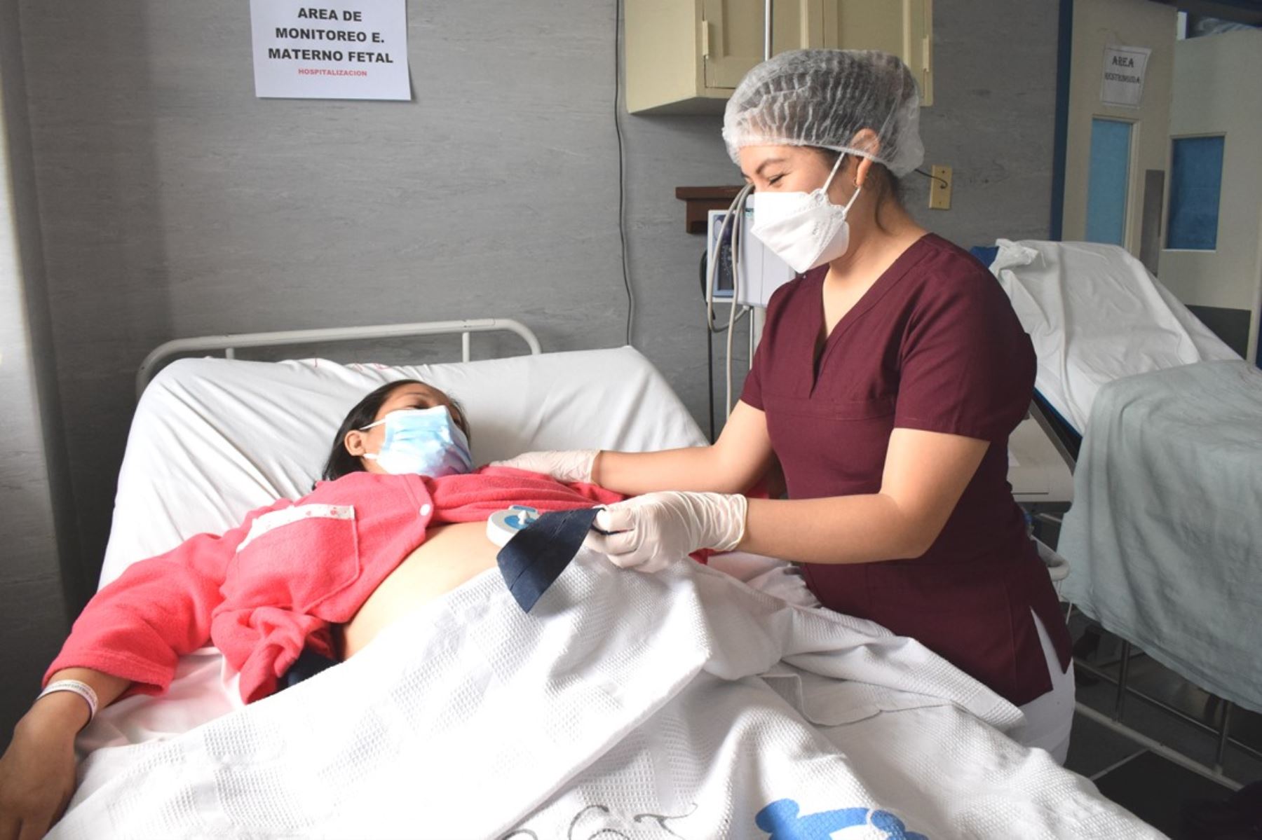Hospital Almenara: cerca de 900 bebés de gestantes con covid-19 nacieron sanos