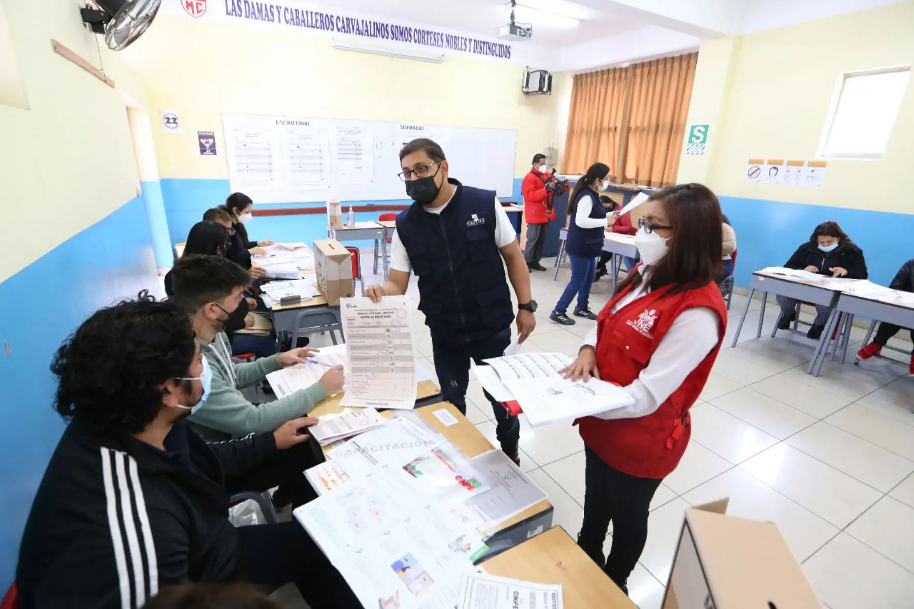 El Jurado Nacional de Elecciones (JNE) fiscalizó la primera jornada de capacitación de los ciudadanos que cumplirán la función de miembros de mesa de sufragio durante las Elecciones Regionales y Municipales del próximo 2 de octubre. Foto: Difusión