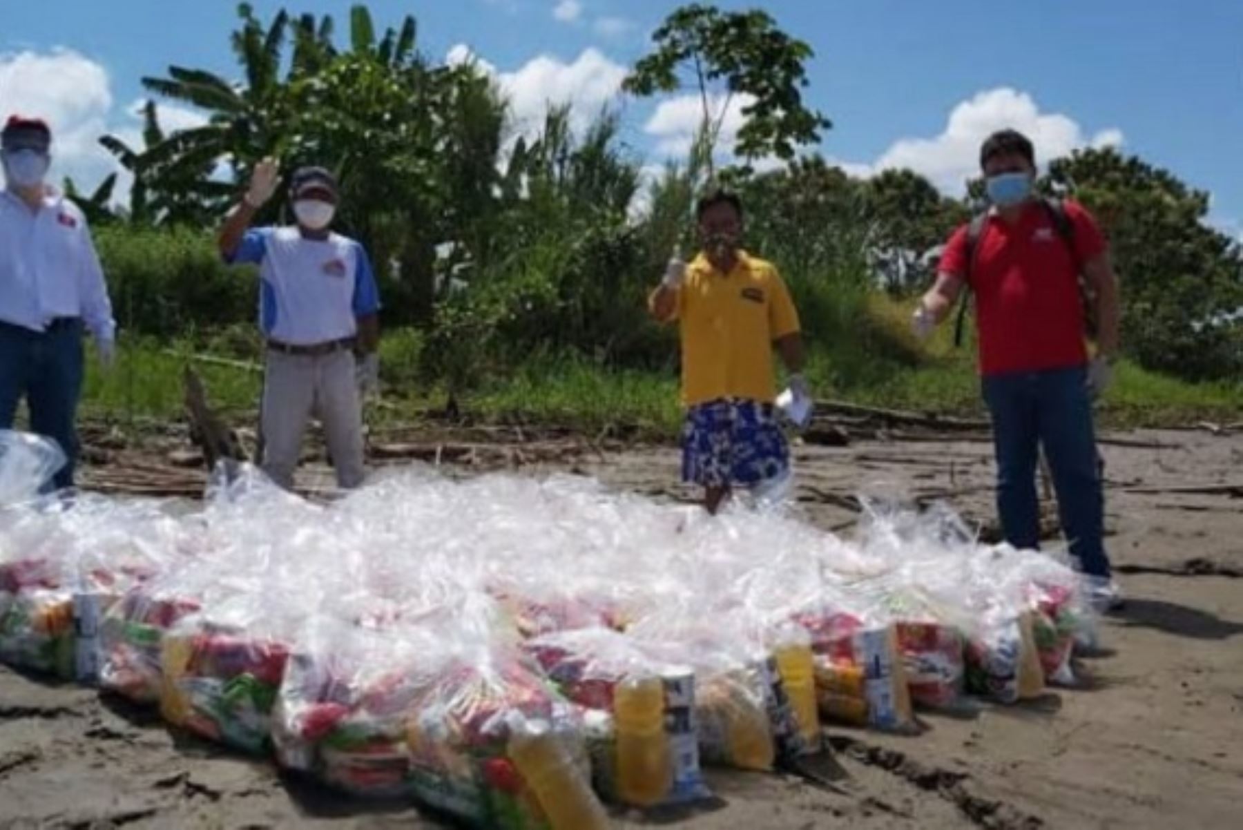 Petroperú entregará apoyo alimentario a la población de las comunidades vecinas al derrame de petróleo ocasionado por un corte intencional al Oleoducto Norperuano en el km 42+092. Foto: Cortesía.