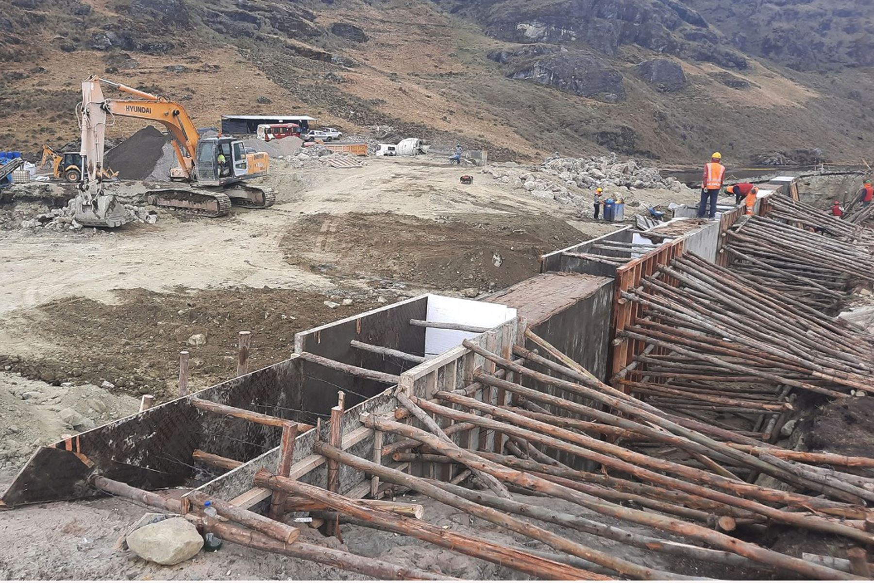 El gobierno regional de Junín monitorea la construcción de los embalses de Alumbracocha y Yanacocha, en el distrito de Huasahuasi. Foto: ANDINA/Difusión