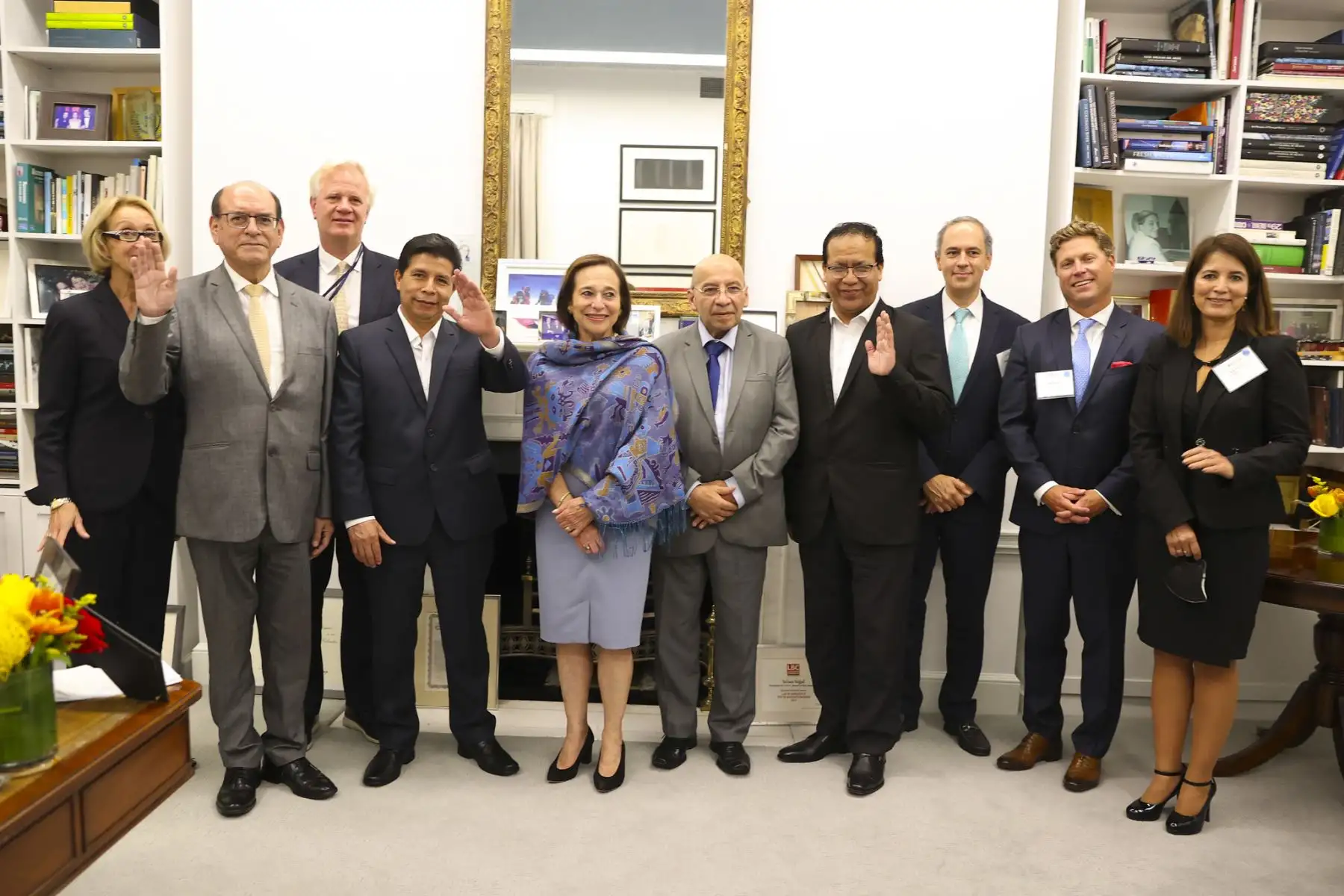 Presidente Pedro Castillo sostiene reunión con Susan Segal, presidenta de American Society Council of Americas (AS/COA) y representantes de empresas.
Foto: ANDINA/Prensa Presidencia/ Vidal Tarqui Palomino