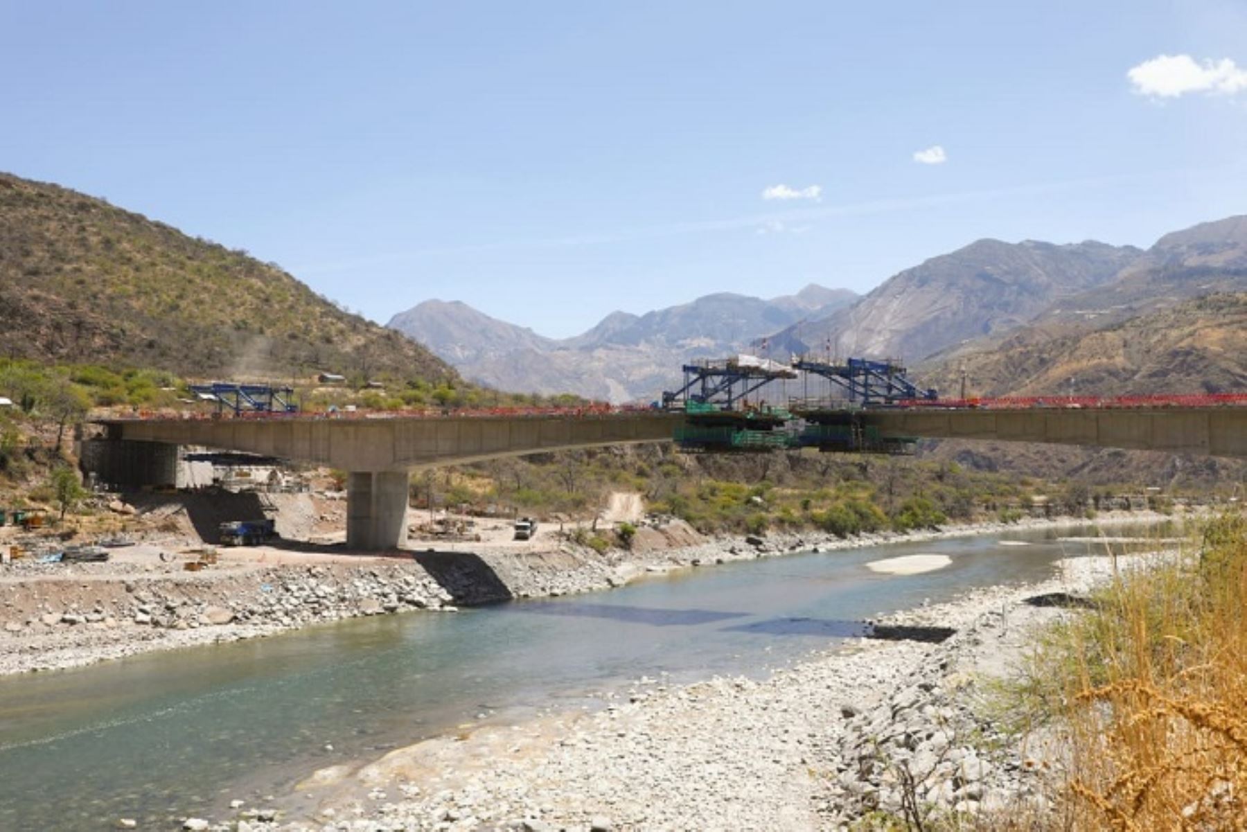 Ayacucho: puente interregional Pampas estará listo en diciembre y dinamizará economía