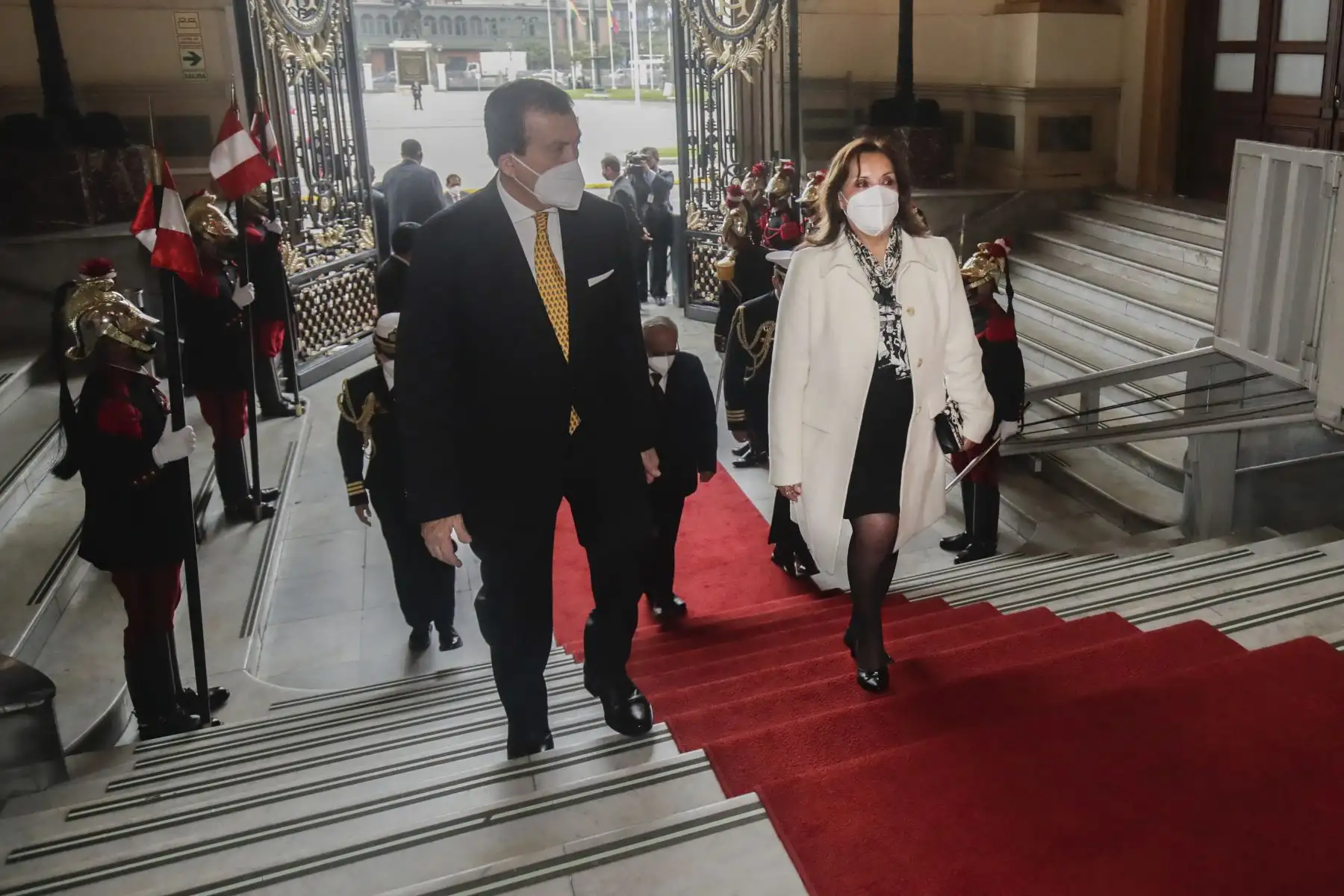 La vicepresidenta de la República, Dina Boluarte, participa en la sesión solemne por el 200 aniversario del Congreso de la República. Foto: ANDINA/Prensa Presidencia