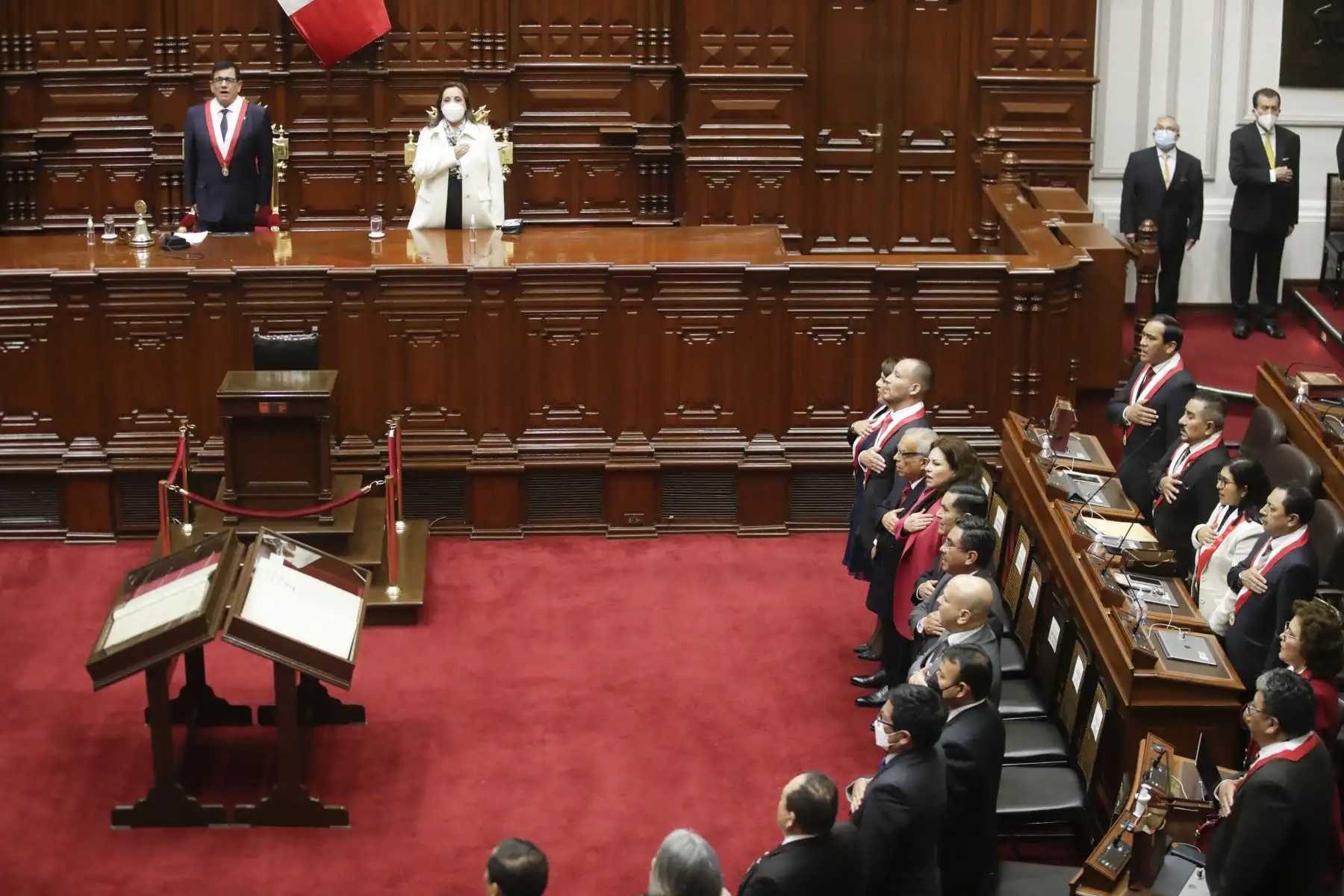 La vicepresidenta de la República, Dina Boluarte, participa en la sesión solemne por el 200 aniversario del Congreso de la República. Foto: ANDINA/Prensa Presidencia