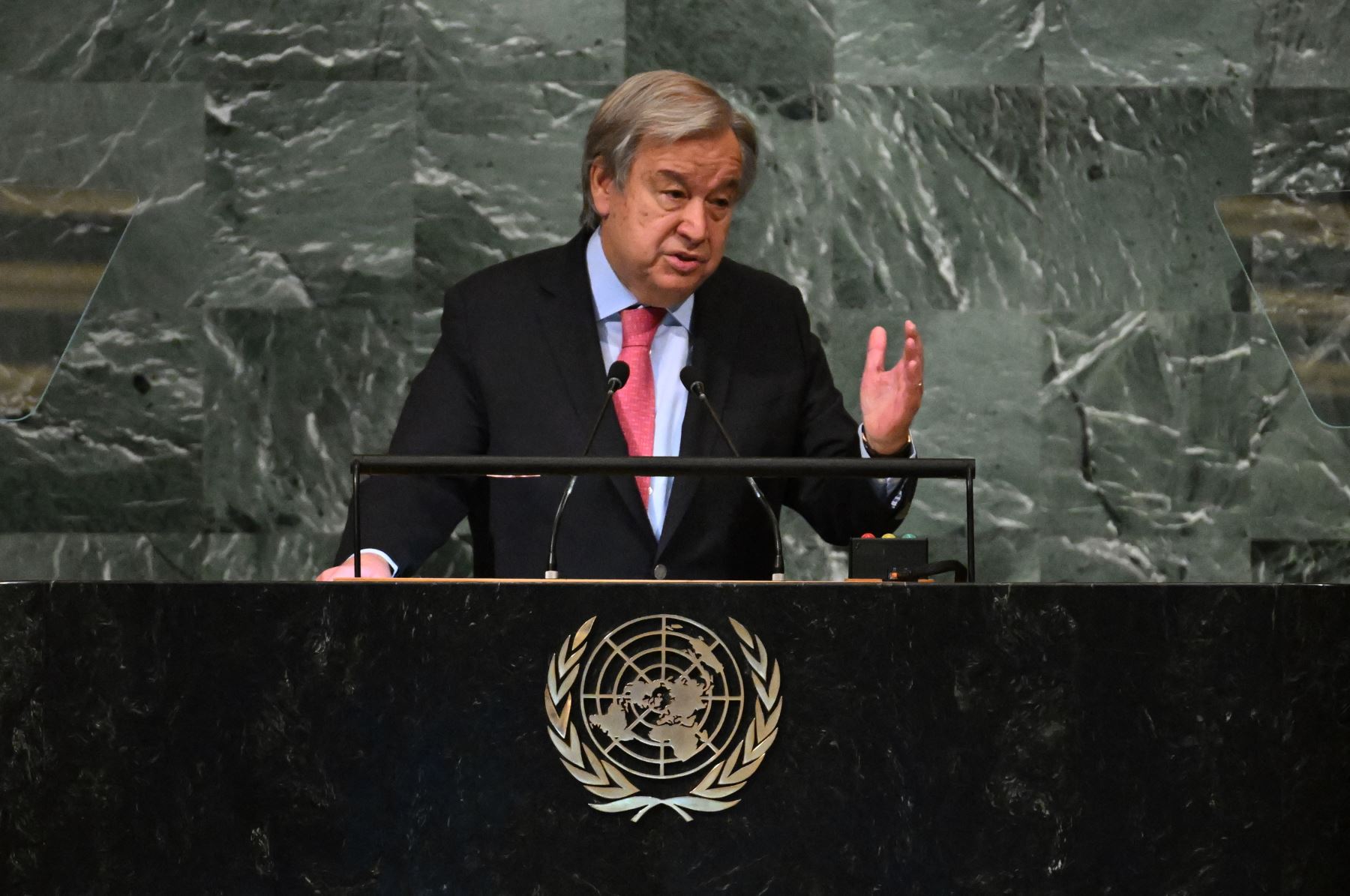 Guterres ve \"totalmente inaceptable\" la amenaza de usar armas nucleares