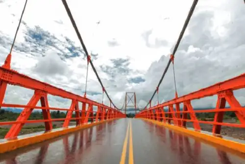El MTC exhorta a los ciudadanos a evitar transitar por la zona del puente afectado en la región Ucayali. Foto: MTC