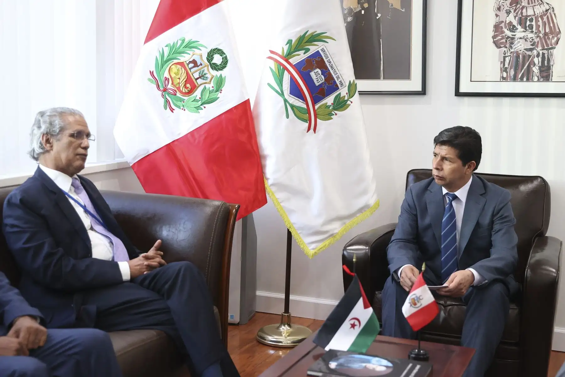 El jefe de Estado, Pedro Castillo, sostuvo reunión con el ministro de Relaciones Exteriores de la República Árabe Saharaui Democrática, Mohamed Salem Uld Salek, como parte de la agenda que cumple durante su viaje a Estados Unidos. Foto: ANDINA/Prensa Presidencia/Vidal Tarqui Palomino