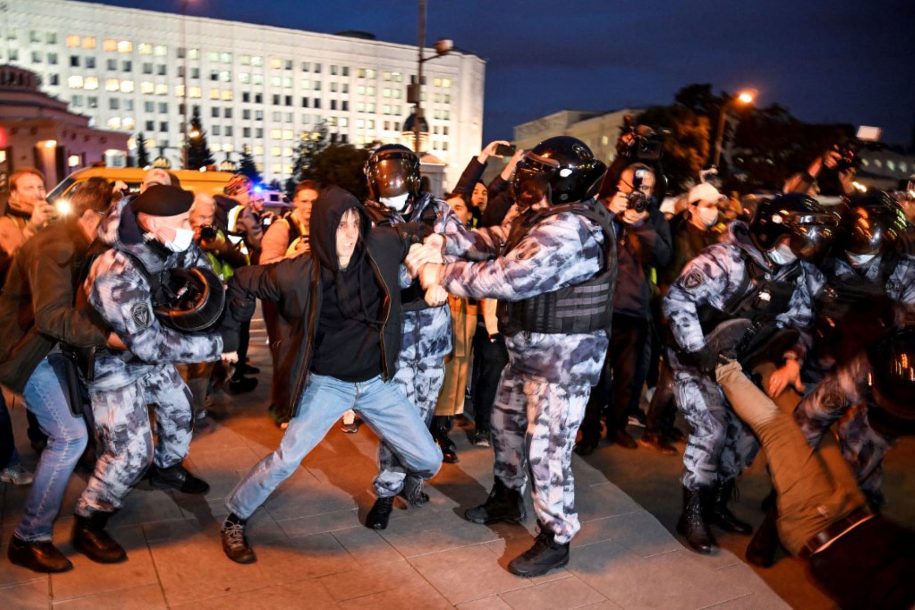 Protestas contra la movilización anunciada por Putin. Foto: AFP