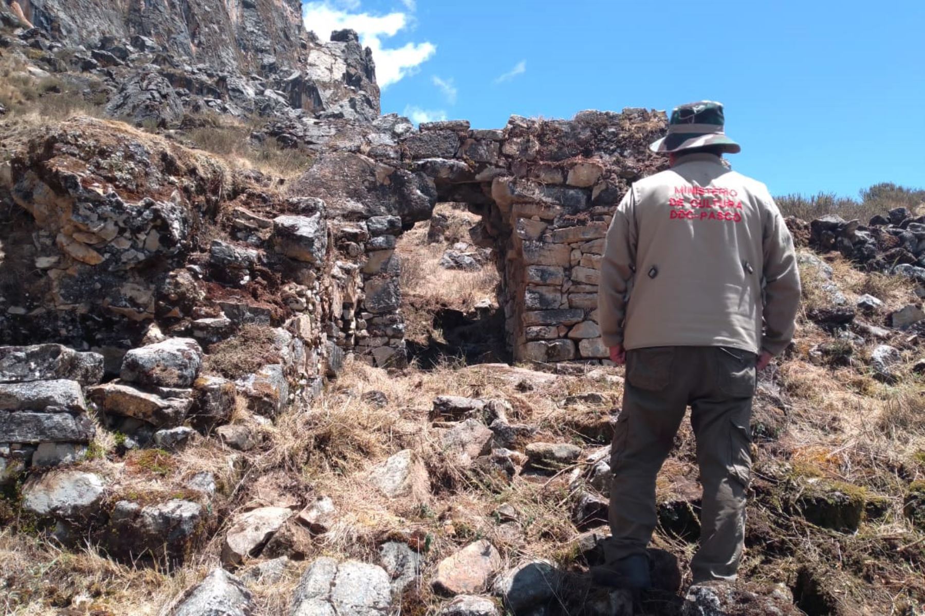 La limpieza de ciudadela en la comunidad de Huaylasjirca forma parte de plan de trabajos de conservación, cuidado y protección de nuestro patrimonio para el inicio de su investigación.