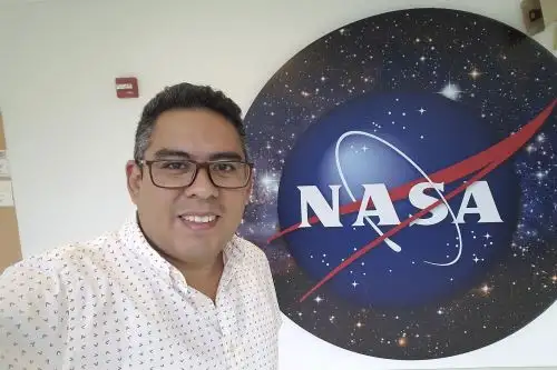 En la misión Artemis, José Carlos Aponte es uno de los científicos responsables del estudio químico de las muestras (rocas y polvo) que se recolectarán de la superficie lunar.