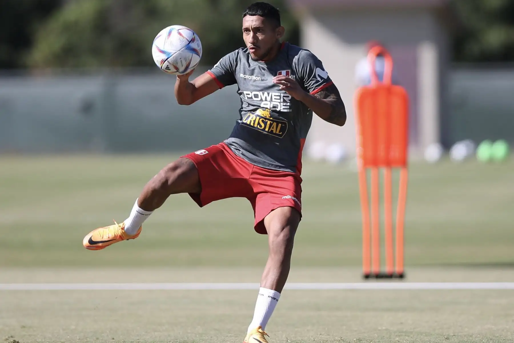 Los seleccionados realizaron trabajos físicos y con balón en horario a doble turno establecido por el comando técnico del profesor Juan Reynoso. 
Foto: Selección Peruana