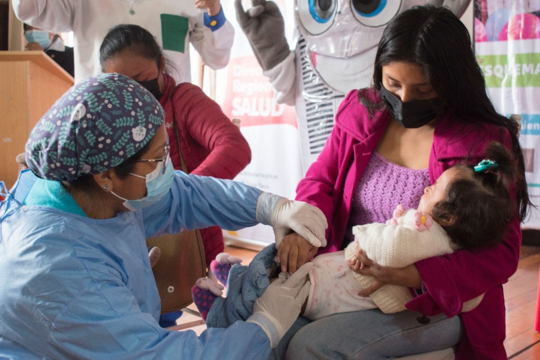 Vacunación contra la polio y sarampión. Foto: ANDINA/Difusión