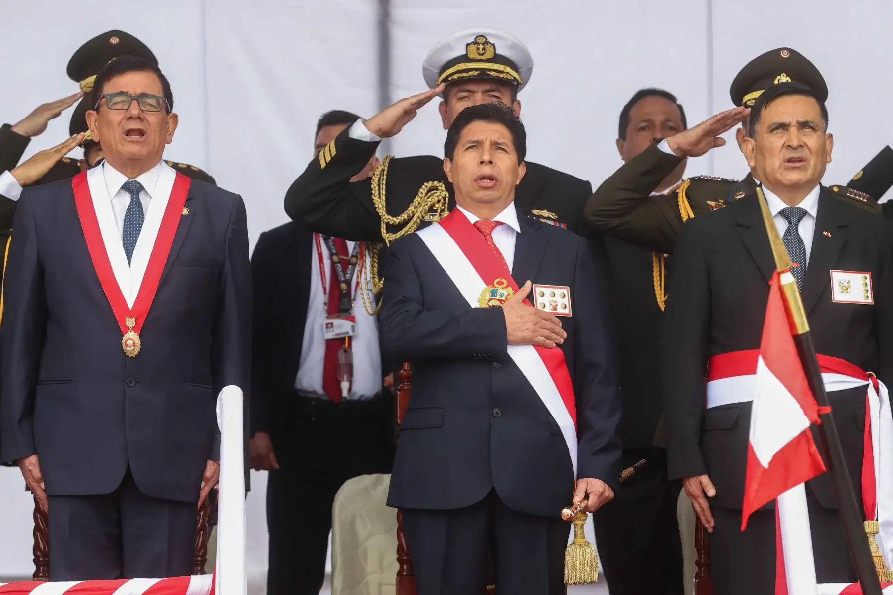 Presidente de la República, Pedro Castillo Terrones, lidera la ceremonia por el Día de las Fuerzas Armadas del Perú. Foto: ANDINA/ Prensa Presidencia