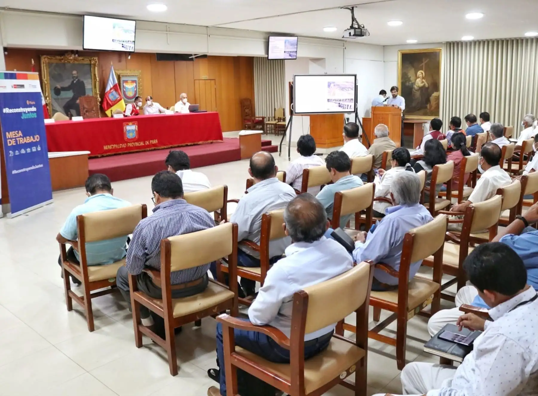 La Autoridad para la Reconstrucción con Cambios encabezó una mesa técnica en Piura donde se evaluó, junto a la sociedad civil, los avances del plan integral y drenaje pluvial de Piura. ANDINA/Difusión