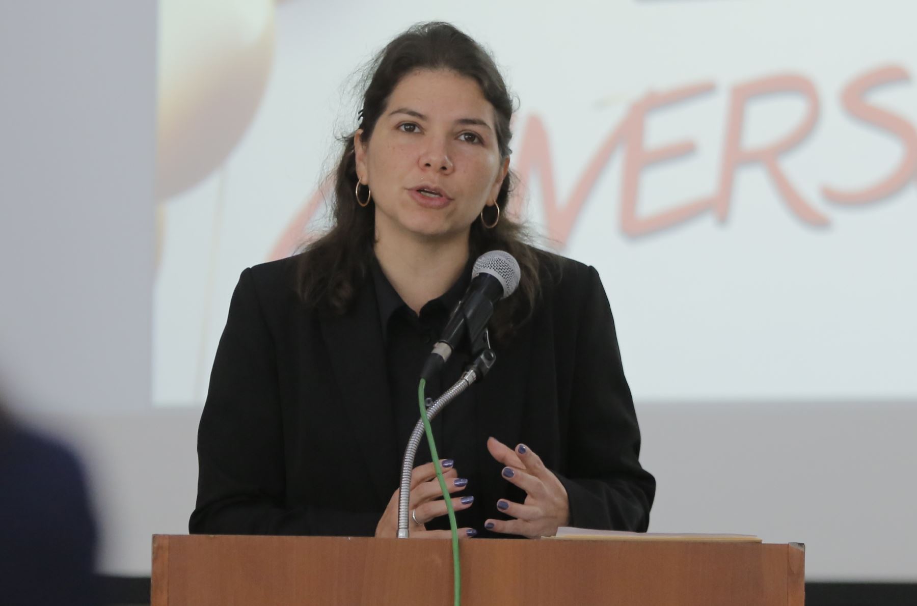 La ministra de la Mujer y Poblaciones Vulnerables, Claudia Dávila.