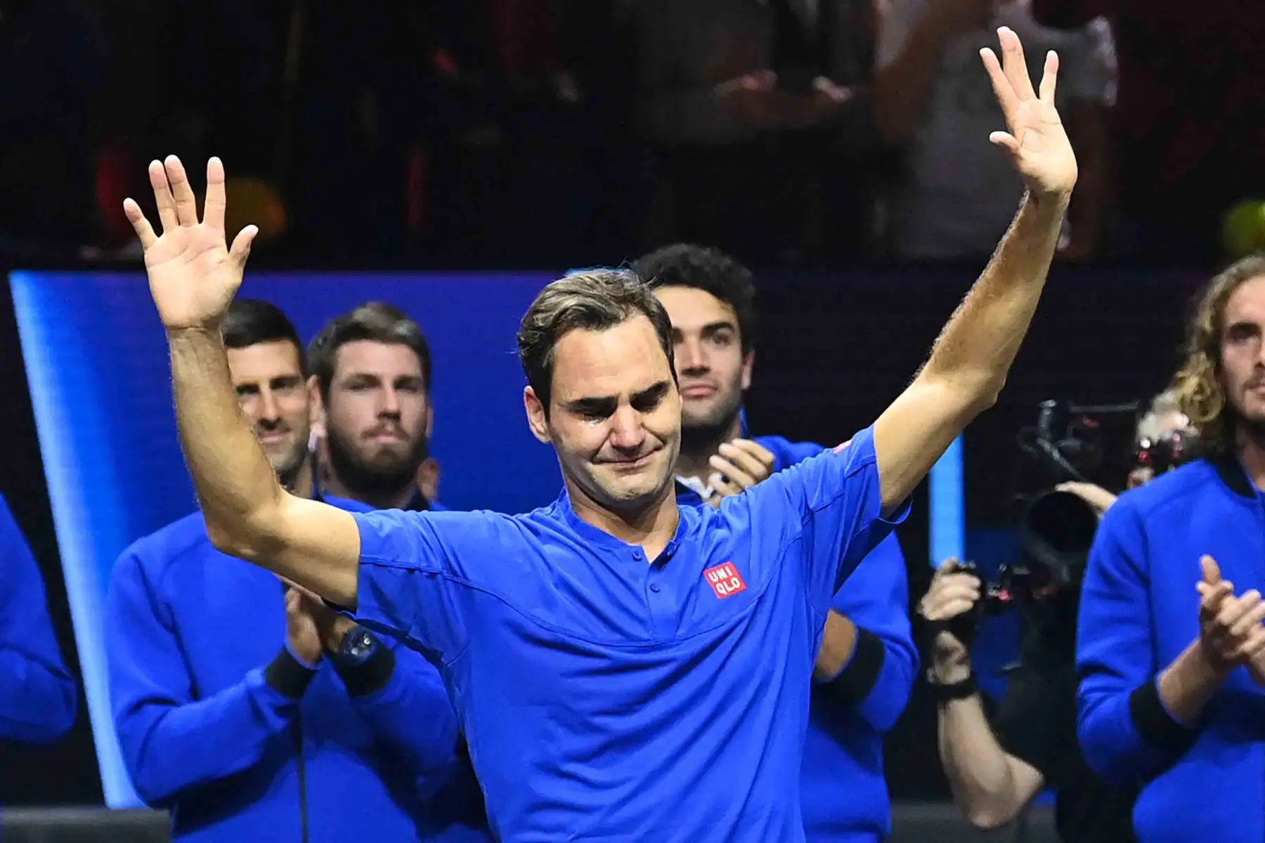 Roger Federer de Suiza reacciona después de jugar su último partido de dobles con Rafael Nadal de España del Equipo de Europa en la Copa Laver 2022 en el O2 Arena de Londres. Foto: AFP