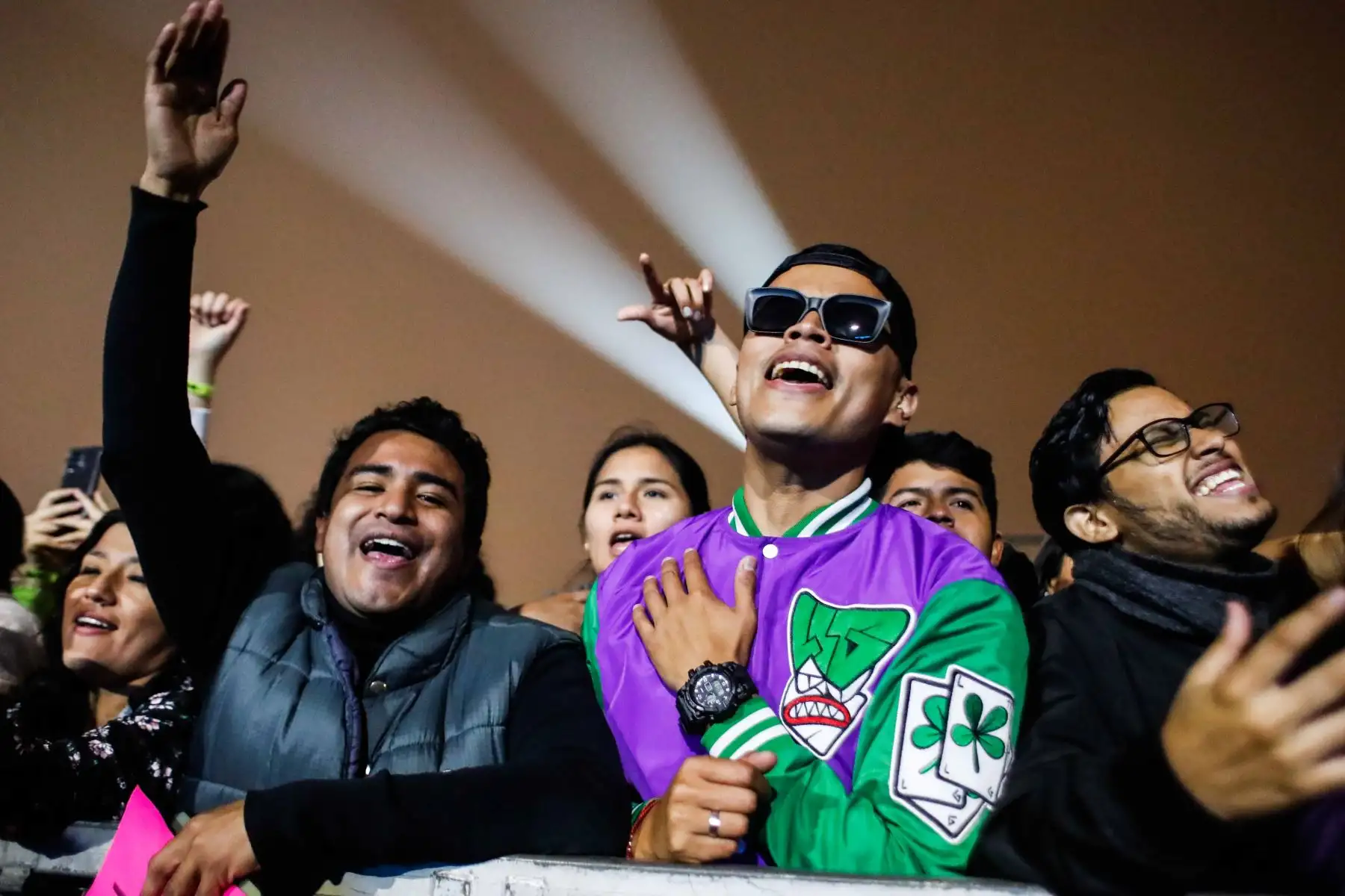 El cantante colombiano Maluma hizo vibrar a sus fans quienes corearon sus éxitos más sonados en las radios. El reguetonero dio un sensacional show donde entonó temas como “Felices los cuatro”, “Hawái” y “ADMV” de su gira “Papi Juancho, Maluma World Tour”. Foto: ANDINA/Renato Pajuelo