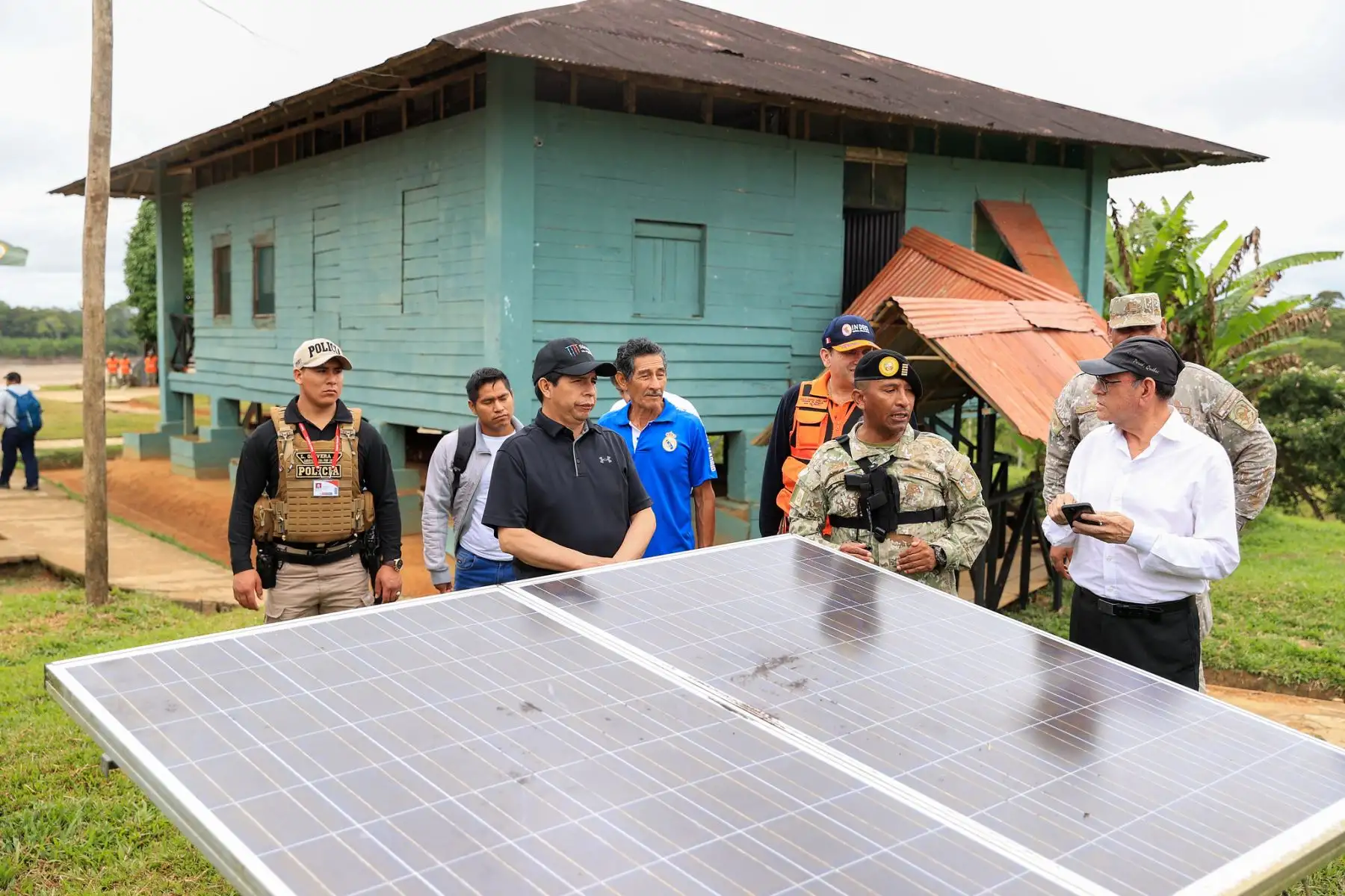 El presidente de la República, Pedro Castillo, recorrió instalación militar en Güepí, zona de frontera de Perú, Ecuador y Colombia. Foto: ANDINA/Prensa Presidencia