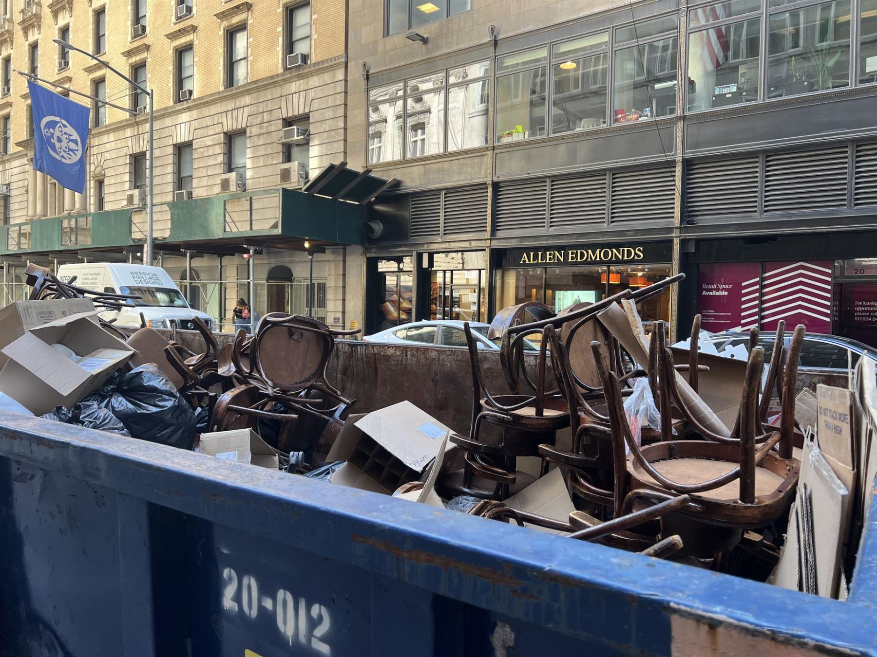 "Stooping" o recoger muebles de la calle, la nueva moda en Nueva York