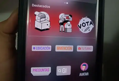 Instagram permite agregar stickers a los contenidos temporales (historias) desde su app. Foto: ANDINA