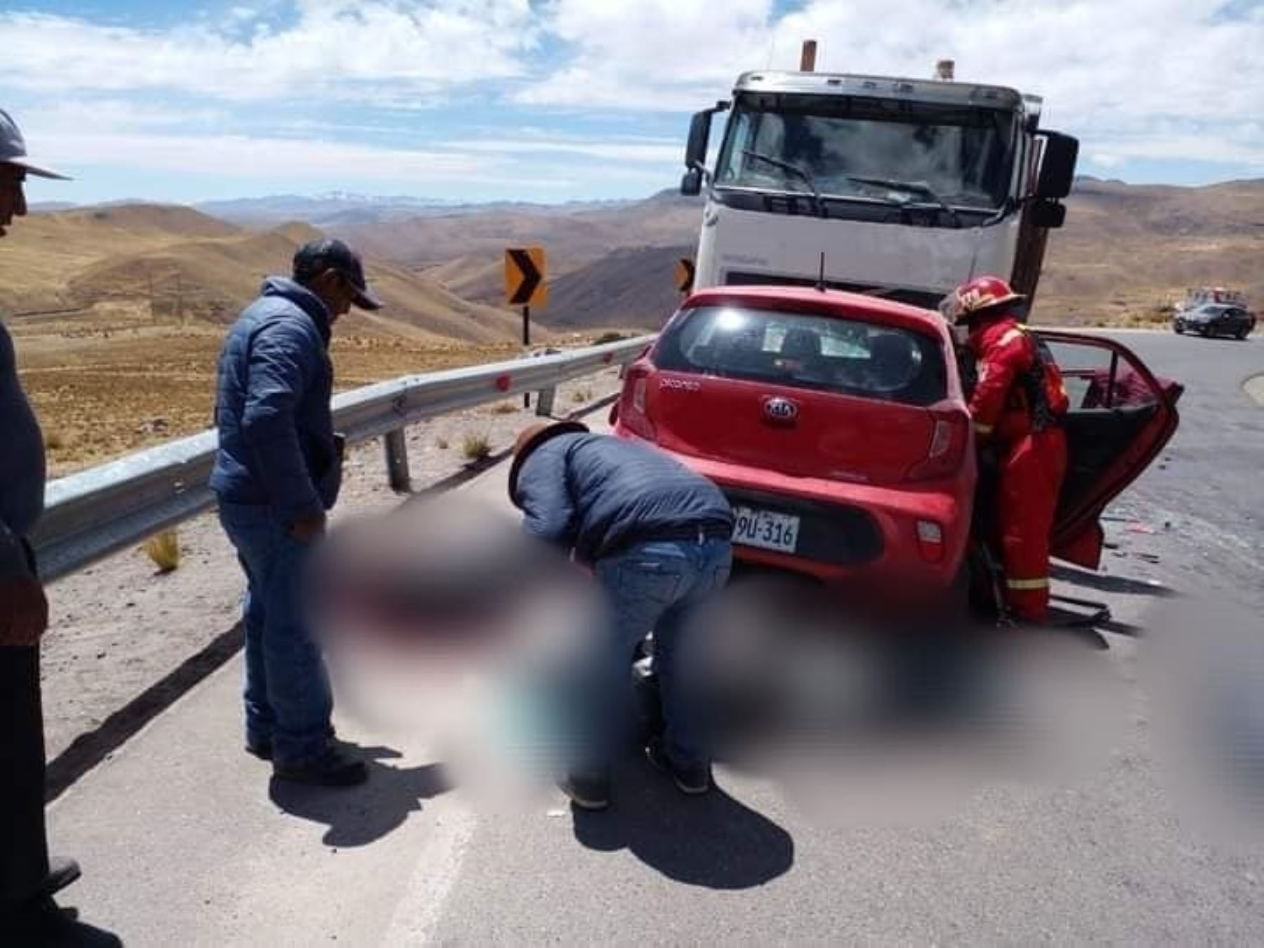 Cuatro mujeres mueren en un nuevo accidente de tránsito ocurrido en Cusco. Vehículo en que viajaban chocó contra un remolcador en la carretera Espinar-Condoroma. ANDINA/Difusión