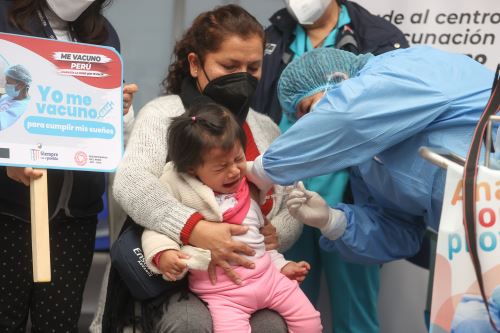 MINSA: Inicia la vacunación contra la COVID-19 a niños entre 6 meses y 4 años