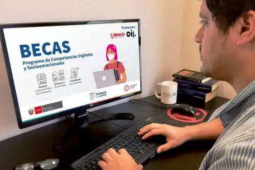 Senaju ofrece 500 becas adicionales para la formación digital de jóvenes. Foto: ANDINA/Difusión.