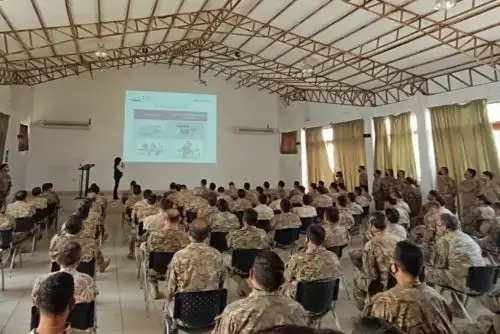 El personal de las FF. AA. cumple un rol muy importante, ya que se encarga de dar seguridad en el local de votación, a los miembros de mesa y a los participantes en la organización del proceso electoral.