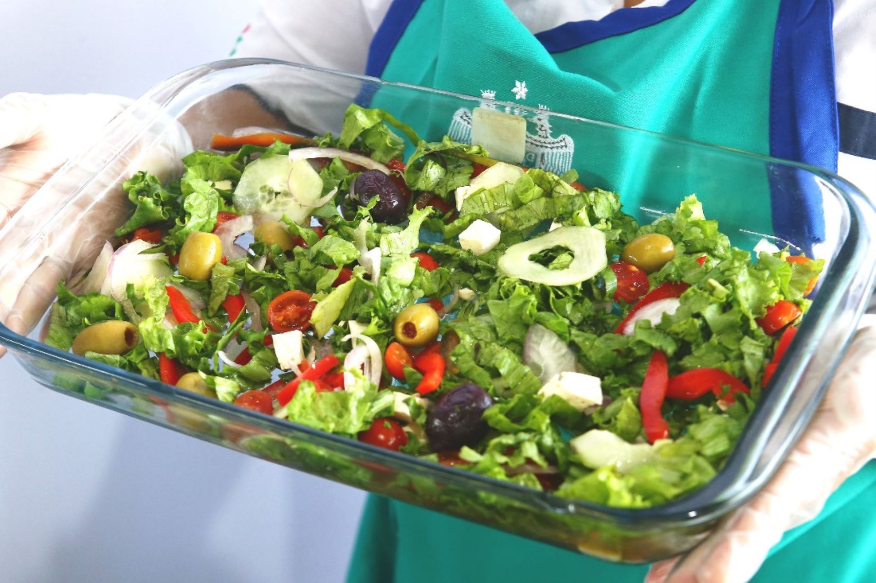 ¿Parásitos? Cuidado con las ensaladas frescas en pollerías y otros restaurantes. Foto: ANDINA/Archivo.