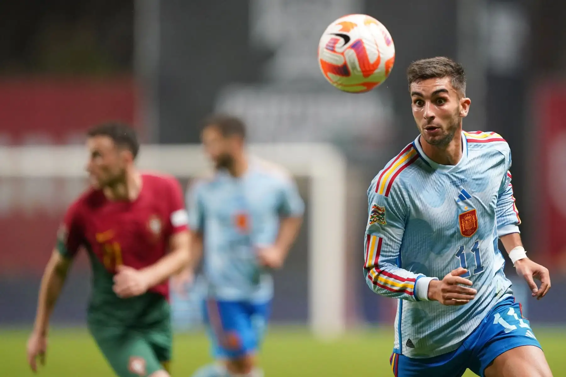El jugador español Ferran Torres en acción durante el partido de fútbol de la Liga de las Naciones de la UEFA entre Portugal y España en el Estadio Municipal de Braga.
Foto: EFE