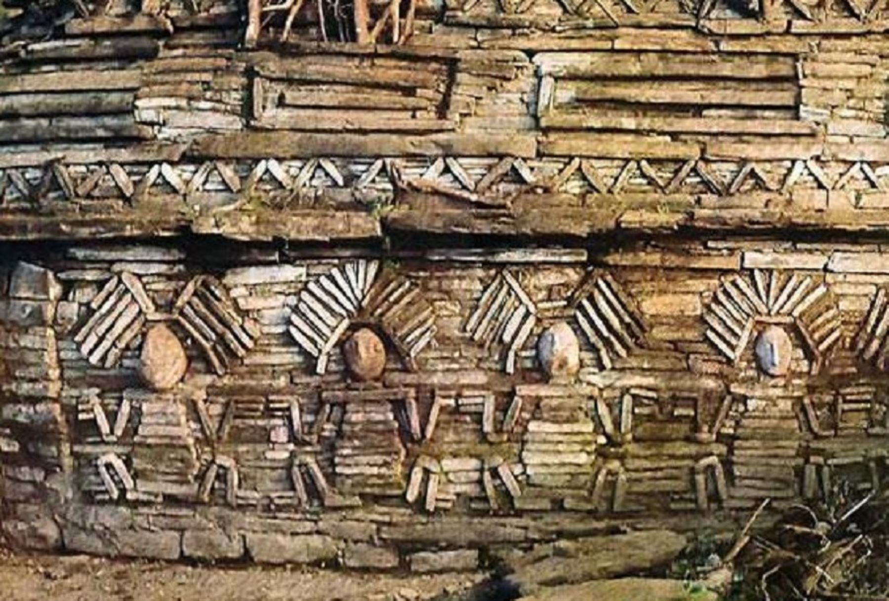 Los bosques húmedos y nubosos del Parque Nacional Río Abiseo, en la región San Martín, albergan uno de los más enigmáticos y singulares complejos arqueológicos descubiertos en la ceja de selva peruana: el Gran Pajatén, que al igual que Kuélap constituye una de las construcciones más representativas de la cultura Chachapoya.
