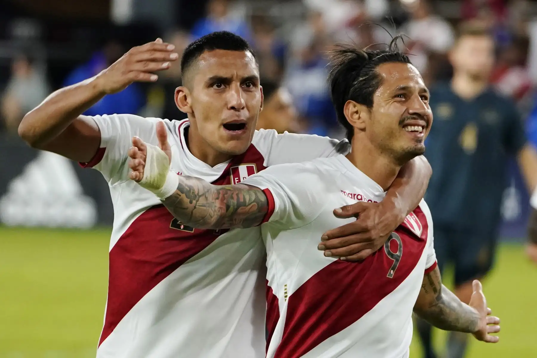 Gianluca Lapadula  de Perú celebra tras anotar durante el partido amistoso internacional entre Perú y El Salvador en Audi Field en Washington, DC, EE. UU.
Foto: EFE