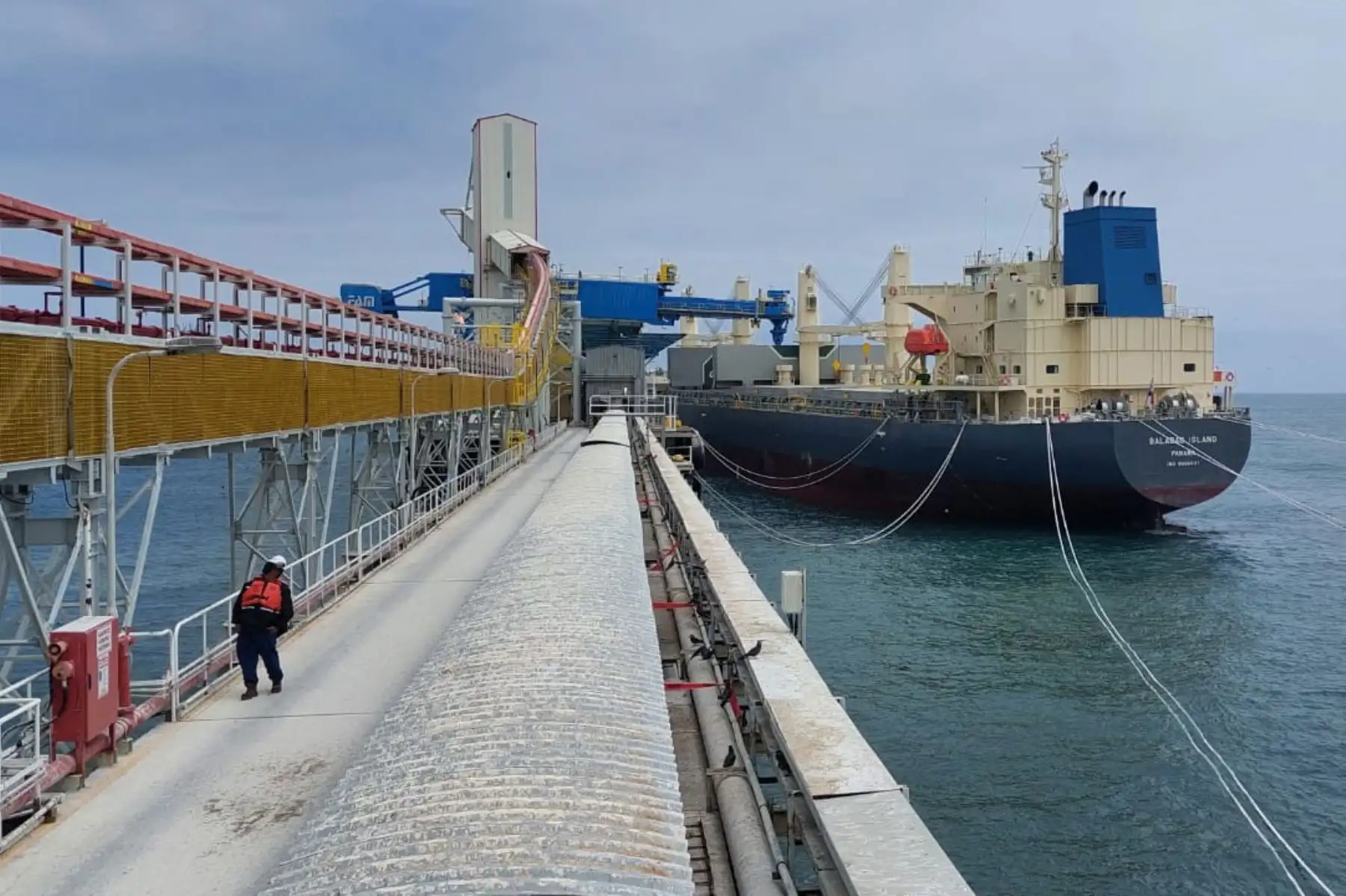 Terminal portuario Engie, del proyecto minero Quellaveco, ubicado en la provincia de Ilo (Moquegua). Cortesía MTC