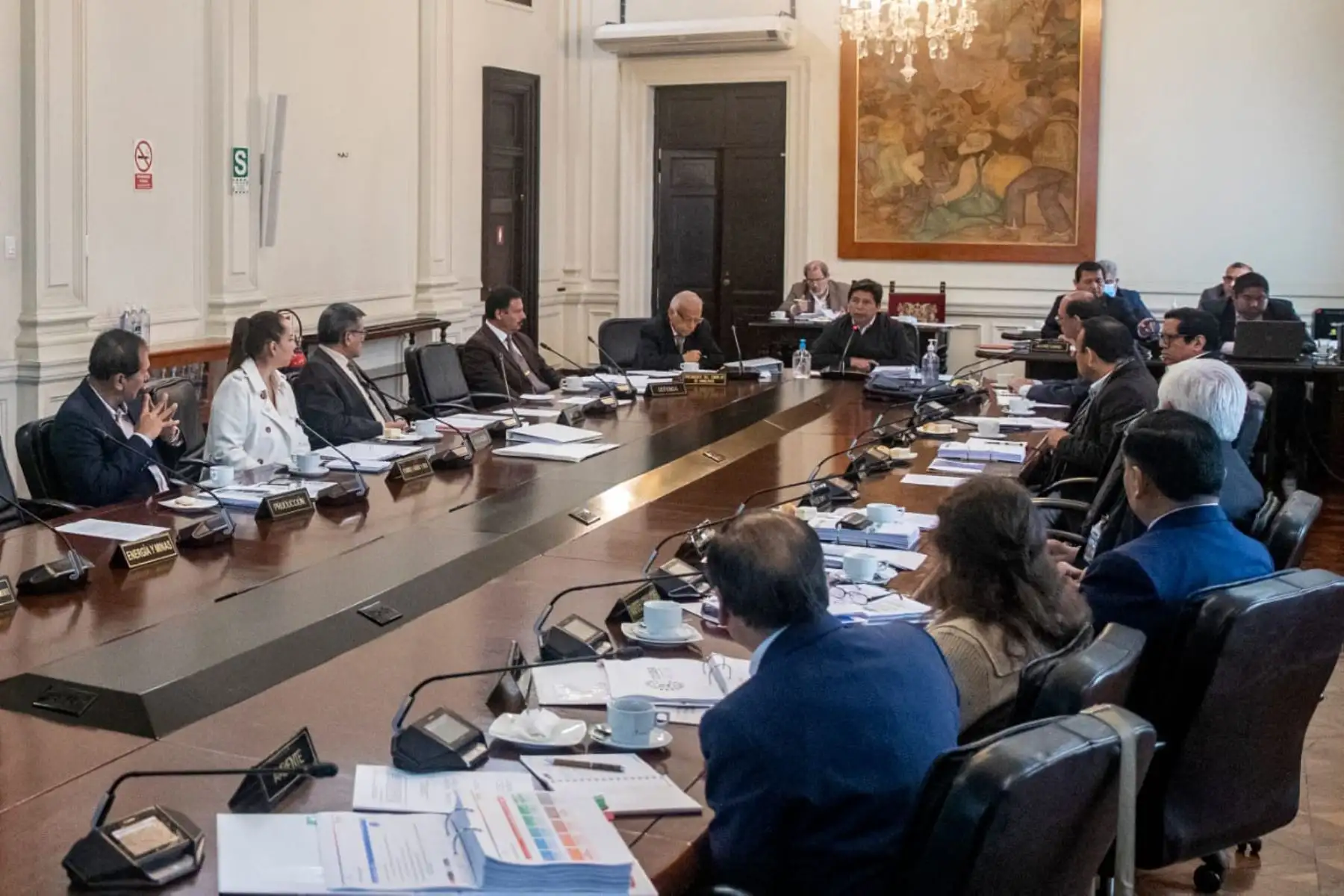 El presidente Pedro Castillo lidera una nueva sesión del Consejo de Ministros en la cual se evalúan temas de interés nacional, como los avances en la implementación del plan Impulso Perú y la situación de los principales proyectos de inversión pública-privada que se encuentran en ejecución.
Foto: ANDINA/Prensa Presidencia