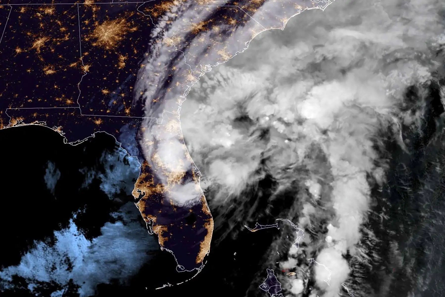 Esta imagen satelital muestra la tormenta tropical el 29 de septiembre de 2022 a las 11:30 UTC, después de que azotara Florida como un huracán de categoría 4. Foto: AFP