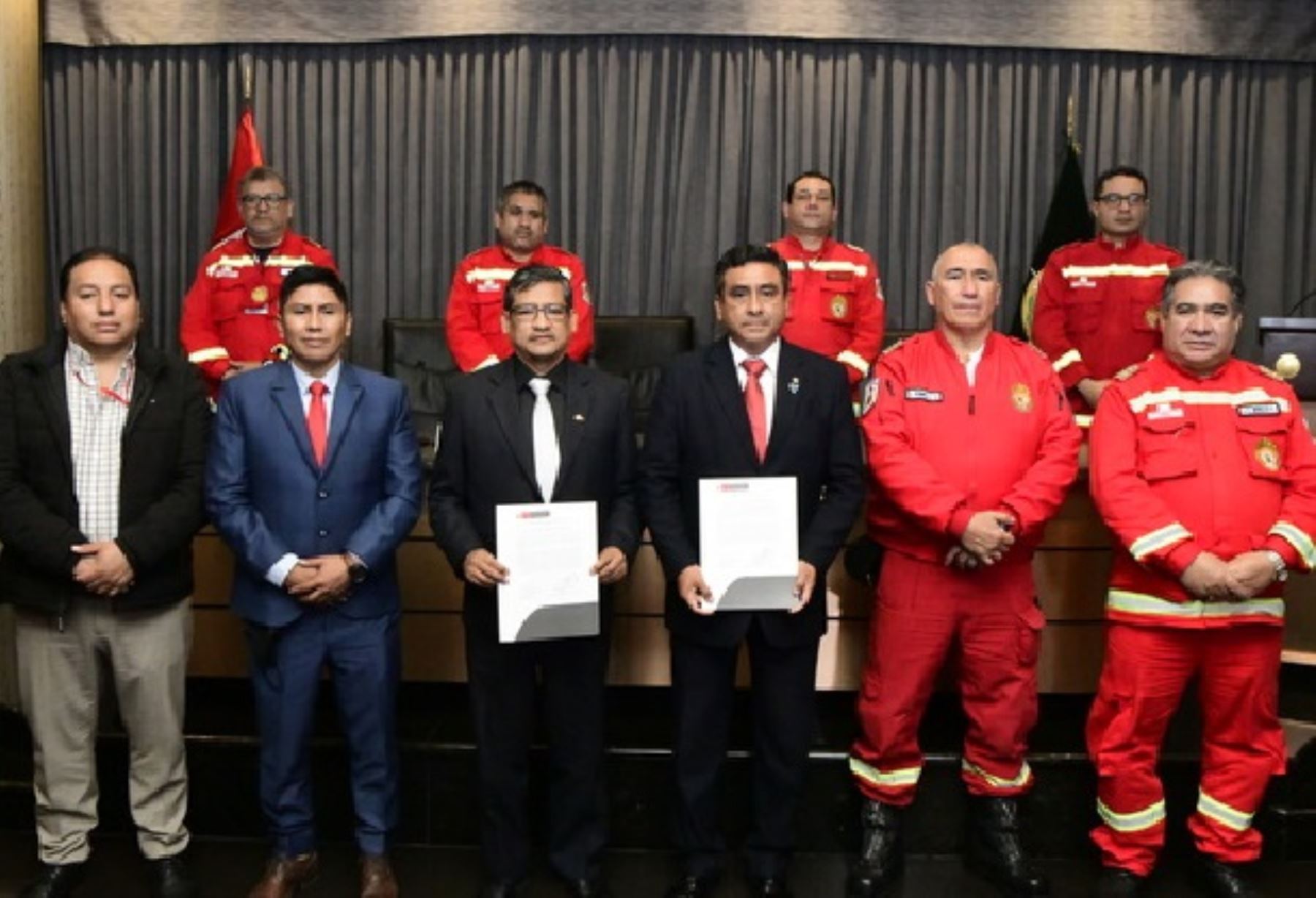 El Ministerio del Interior y la Caja Municipal de Huancayo firmaron un convenio para reconstruir y equipar la estación de bomberos de Huancayo, región Junín. ANDINA/Difusión