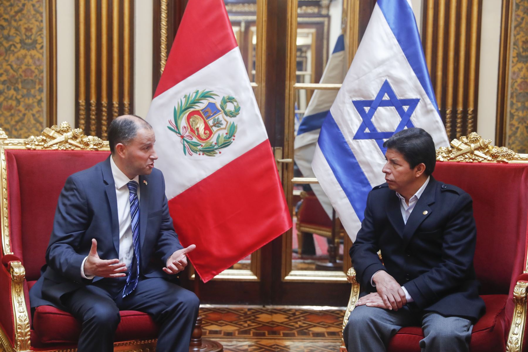 Presidente de la República, Pedro Castillo Terrones, sostuvo encuentro con embajador del Estado de Israel, Eran Shmuel Yuvan. Foto: ANDINA/Prensa Presidencia