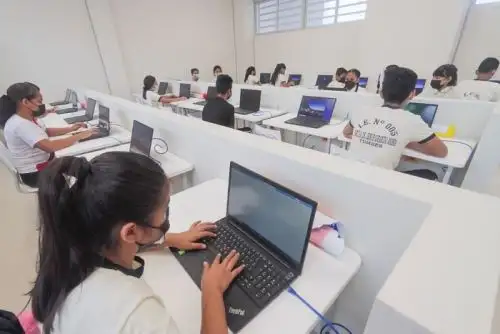 Transfieren S/ 324.1 millones para ejecutar 281 obras de reconstrucción en 13 regiones.