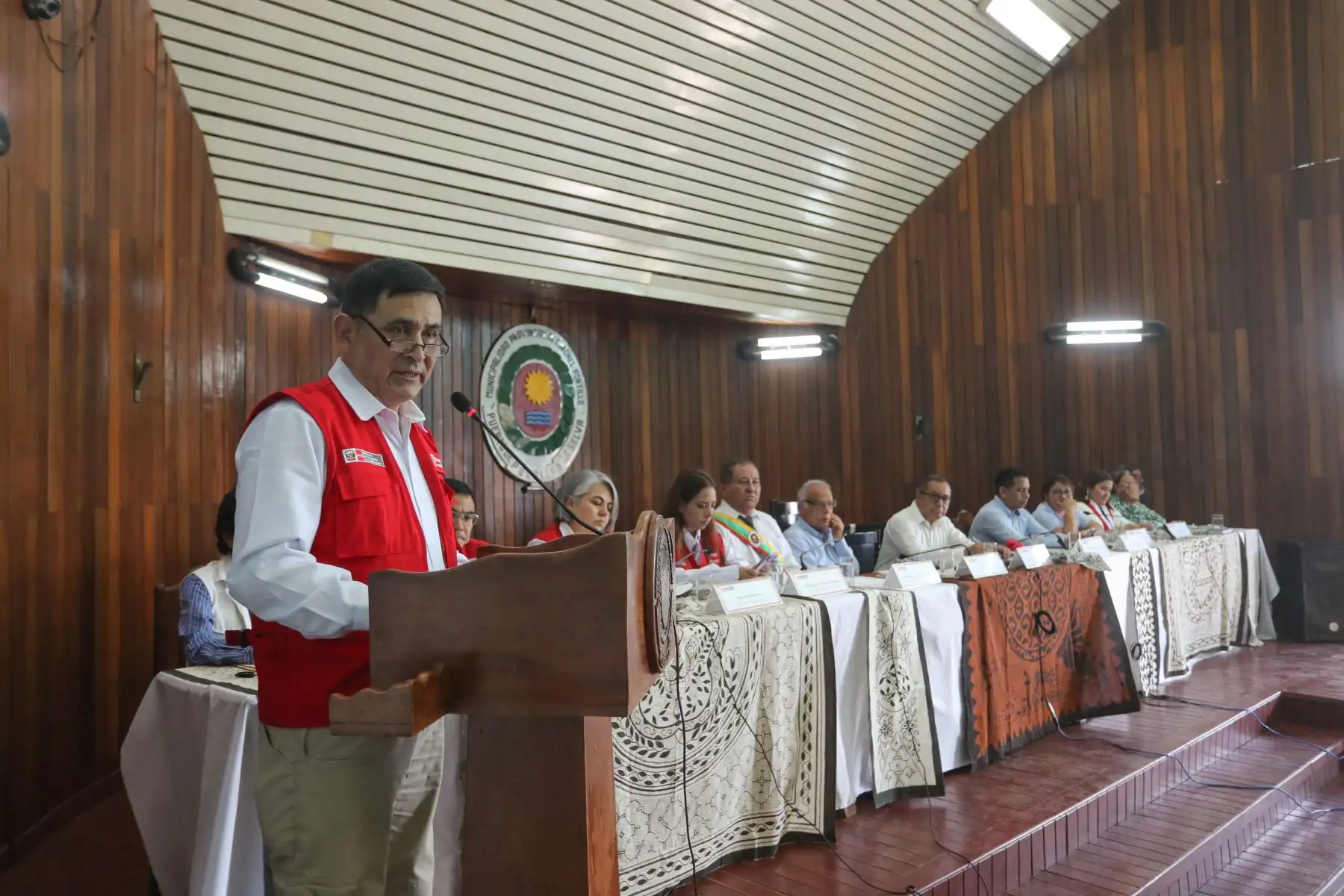 Jefe del Gabinete Ministerial, Aníbal Torres y ministros de Estado sostuvieron reunión de trabajo con autoridades regionales, provinciales y distritales de Coronel Portillo en Pucallpa. 
Foto: ANDINA/PCM