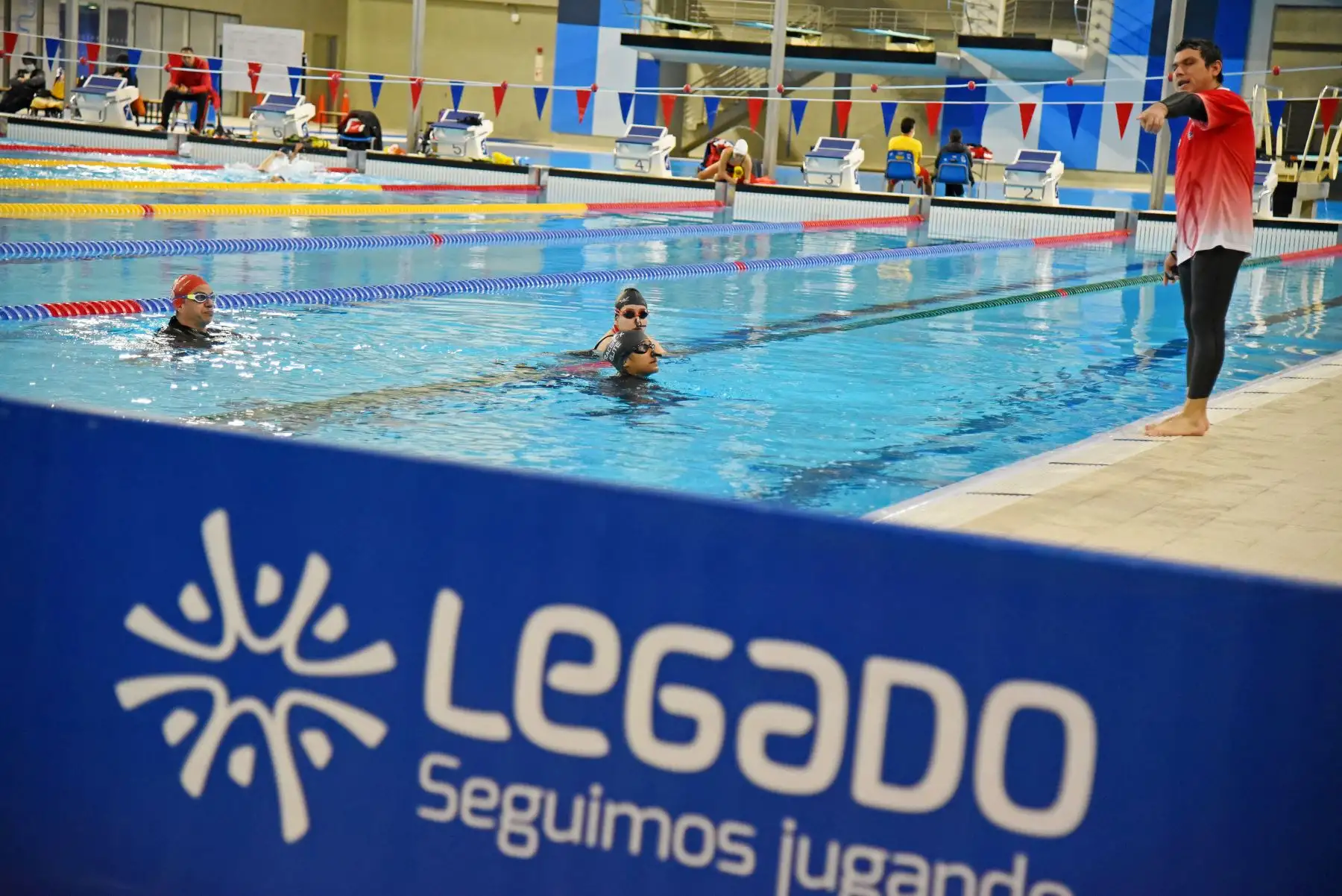 Precisamente, esa exigencia en el aspecto mental, técnico, físico y fisiológico quedará grabada en el archivo histórico del deporte nacional, cuando nuestros compatriotas rompan fuego en busca de sus primeras medallas, en uno de los certámenes más importantes del año.  
Foto: ANDINA/Legado