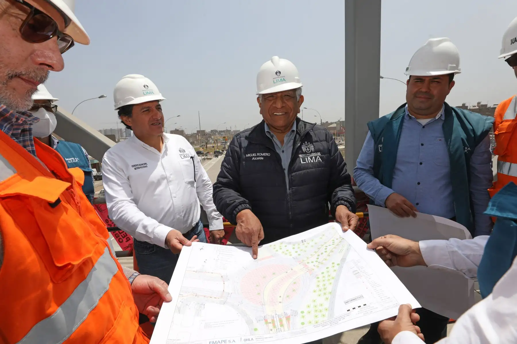 El alcalde de Lima, Arq. Miguel Romero, supervisó los avances de la ampliación del Metropolitano, la avenida Revolución y Pasamayito, obras que beneficiarán, en conjunto, a más de dos millones de vecinos del norte y este de nuestra capital.
Foto: ANDINA/MML