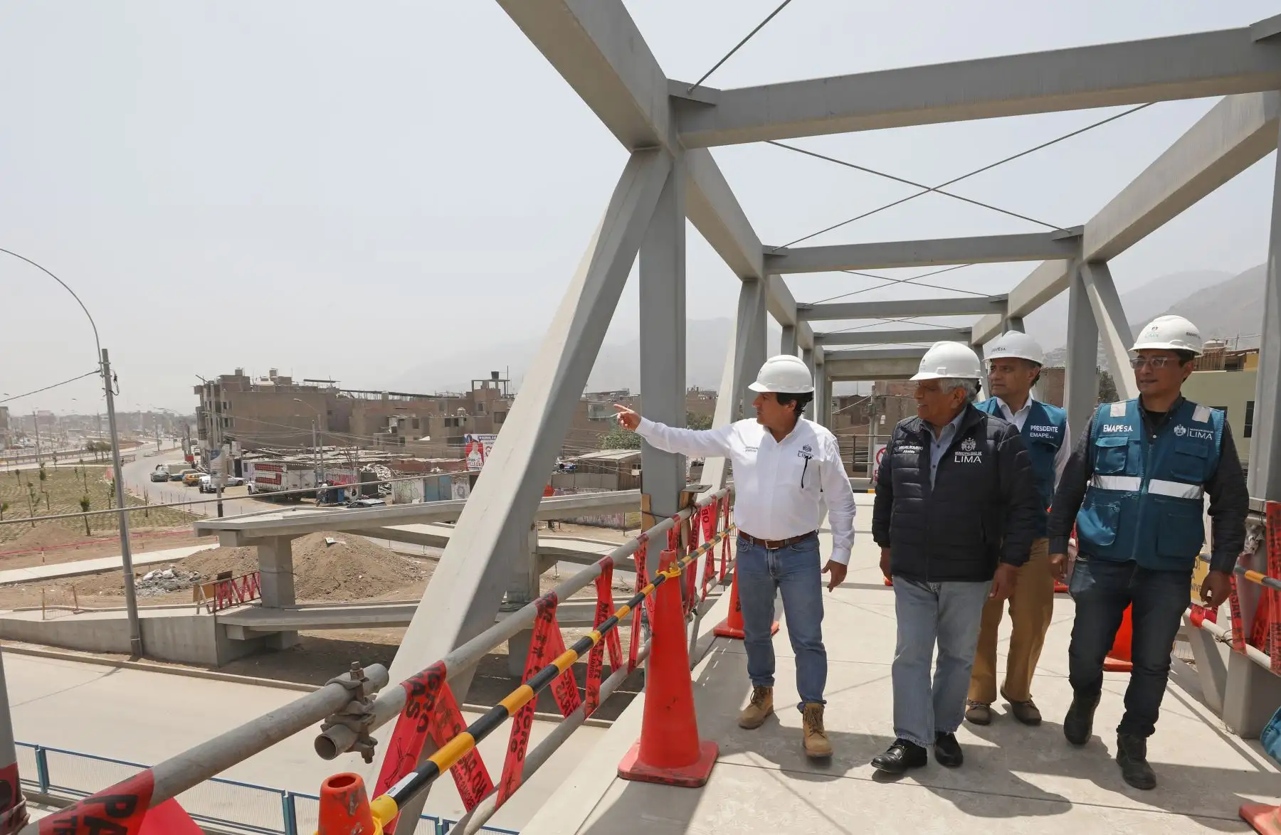 El alcalde de Lima, Arq. Miguel Romero, supervisó los avances de la ampliación del Metropolitano, la avenida Revolución y Pasamayito, obras que beneficiarán, en conjunto, a más de dos millones de vecinos del norte y este de nuestra capital.
Foto: ANDINA/MML
