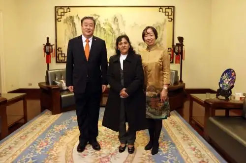 Primera dama Lilia Paredes participó en 71° aniversario de fundación de la República Popular China.