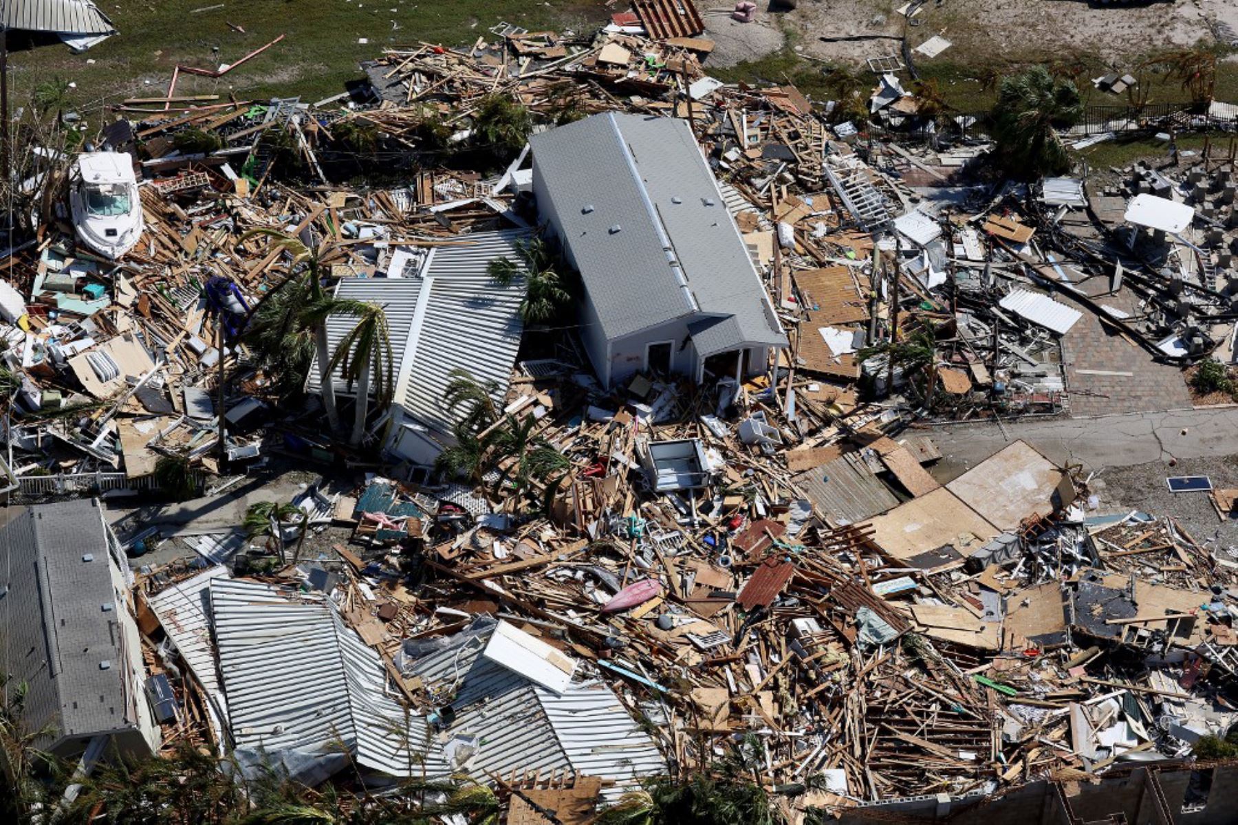 Vista aérea, de los edificios dañados cuando el huracán Ian pasó por Fort Myers Beach, Florida. Foto: AFP