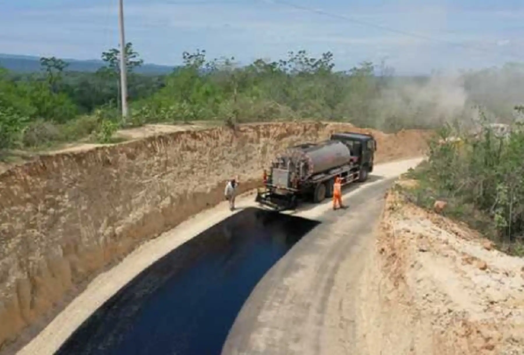 El Ministerio de Transportes y Comunicaciones (MTC), a través de su unidad ejecutora Provías Descentralizado, inició el proceso de selección para el mejoramiento de cuatro corredores viales alimentadores ubicados en Cajamarca, La Libertad, Moquegua y Arequipa.