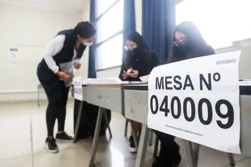 A las 07:00 horas inició la jornada de votación en el marco de las Elecciones Regionales y Municipales 2022, en las cuales se espera la participación de más de 24 millones de peruanos. IE Emblemática Isabel La Católica en el distrito de La Victoria, durante la jornada de las Elecciones Regionales y Municipales 2022. Foto: ANDINA/Renato Pajuelo.