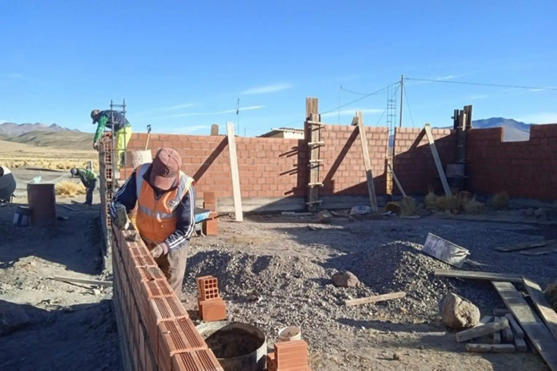 Puno: Midagri construye más de 700 cobertizos contra las heladas en 10 provincias
