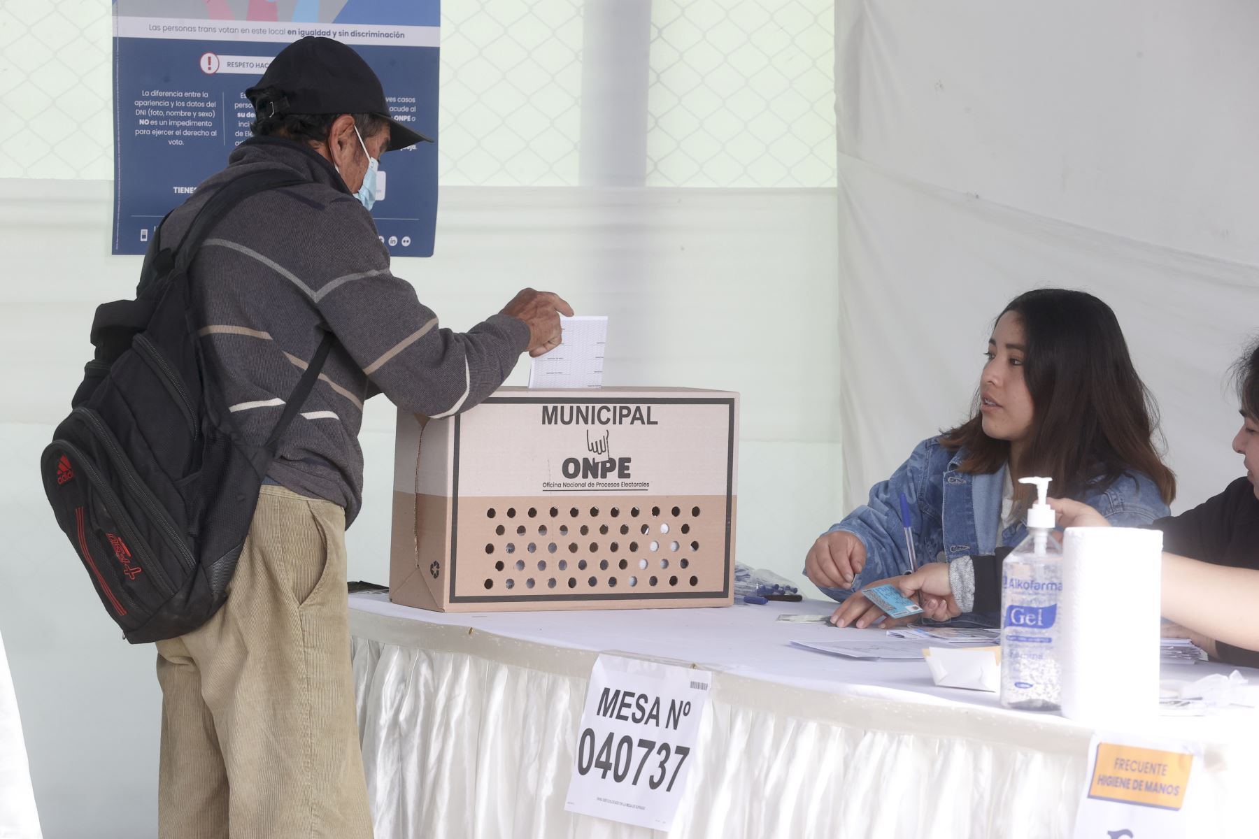 En los departamentos de Cajamarca, Callao, Cusco, Lambayeque, Lima Provincias, Moquegua, Pasco y Piura habrá segunda vuelta para elegir al gobierno regional para el periodo 2023-2026, según los resultados oficiales publicados por la Oficina Nacional de Procesos Electorales (ONPE) con más del 95% de actas contabilizadas hasta hoy. ANDINA/Vidal Tarqui